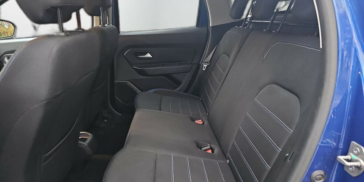 Dacia Duster II Celebration+Insp+TÜV+NEU 27.276 km 16.990 € Schwalbach/Taunus 65824