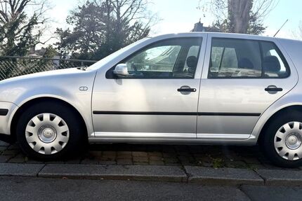 VW Golf 197.000 km 1.990 &euro; Wiesbaden 65183