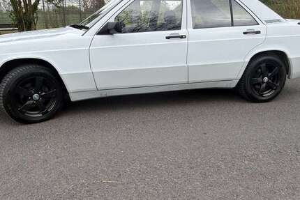 Mercedes-Benz 190 76.000 km 9.750 &euro; Hochheim am Main 65239
