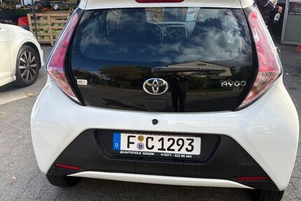 Toyota Aygo (X) 98.000 km 6.399 € Frankfurt 60486