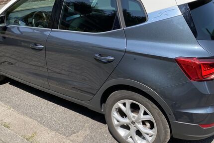 Seat Arona 28.600 km 18.700 &euro; Wiesbaden 65207
