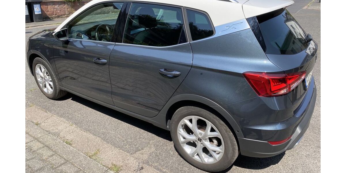 Seat Arona 28.600 km 18.700 &euro; Wiesbaden 65207
