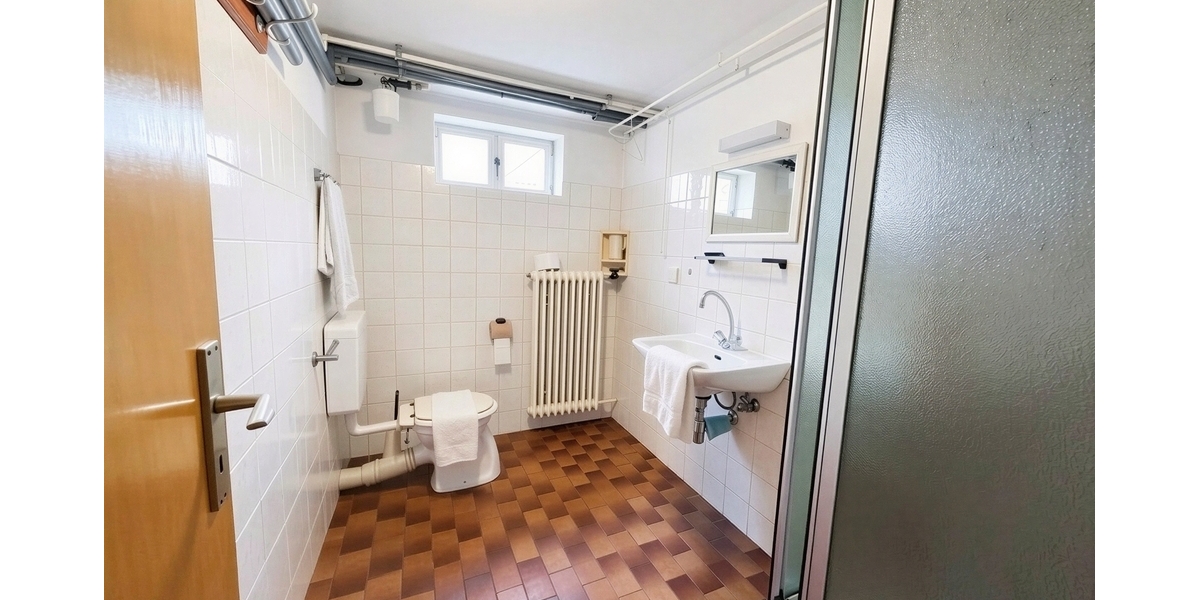 Attraktives Mehrfamilienhaus mit Potenzial in Wiesbaden Biebrich - Mehrfamilienhaus, Wohnhaus Wiesbaden Biebrich | Angebot:27210735