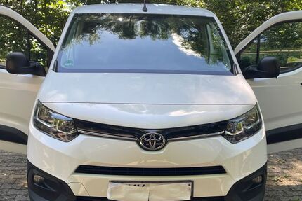 Toyota Proace City 109.000 km 9.900 &euro; Hattersheim 65795