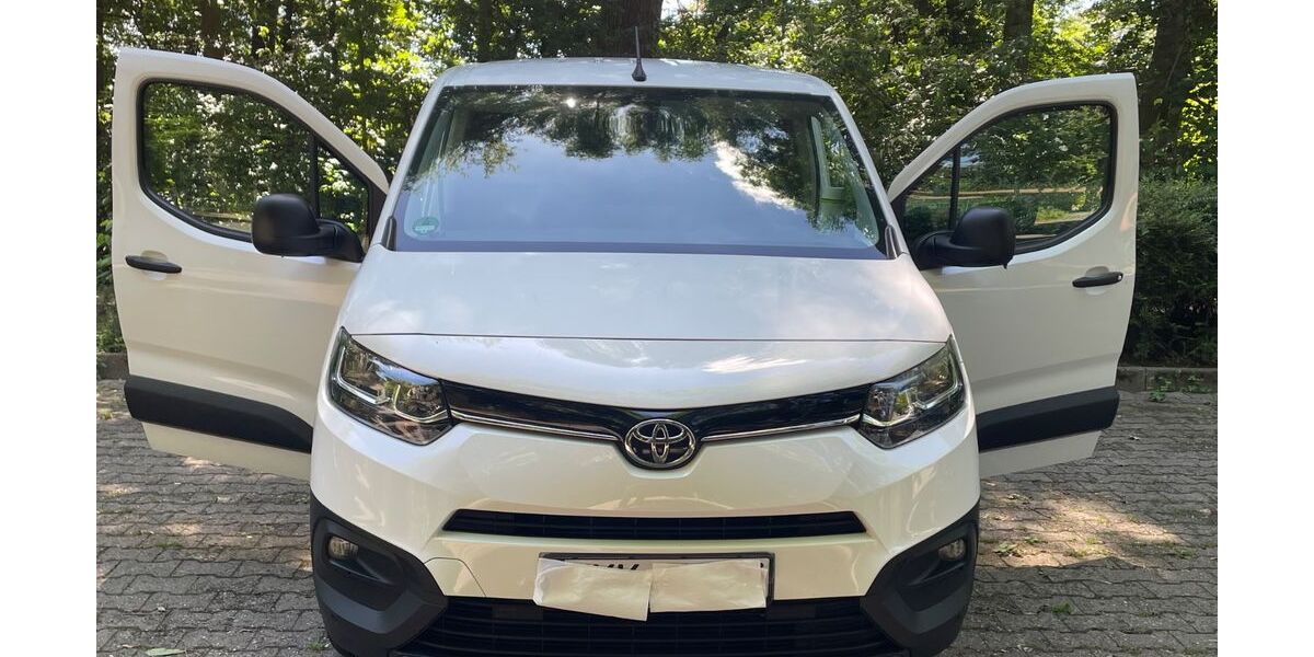 Toyota Proace City 109.000 km 9.900 &euro; Hattersheim 65795