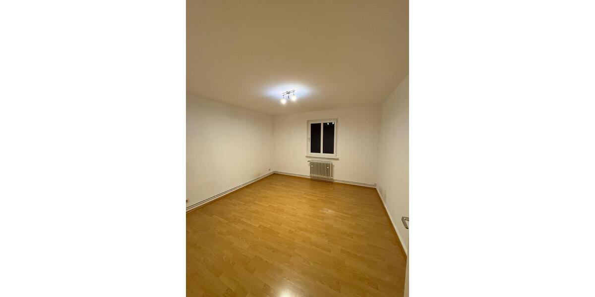 3-Zimmer-Wohnung im 4. OG im Wiesbadener-Westend WG geeignet 3 zimmer