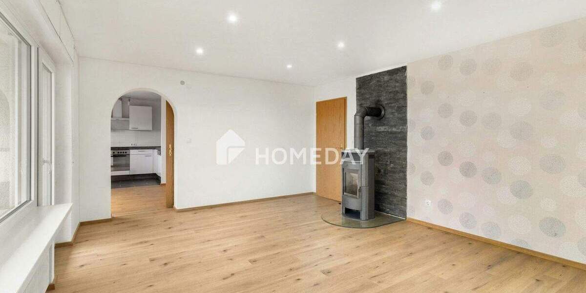 Familienidylle im Grünen - vielseitiges Zweifamilienhaus mit Ausbaureserve 6 zimmer