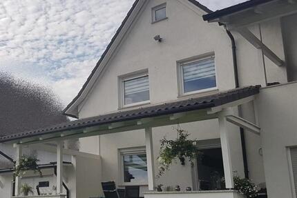 wunderschönes 1-2 Familienhaus in Bischofsheim - von privat 8 zimmer