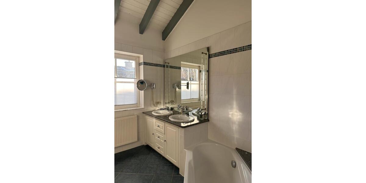 Einfamilienhaus Wiesbaden Südost - 8.5 Zimmer, 346 m&sup2;, 1.760.000&euro; | Angebot:24601262