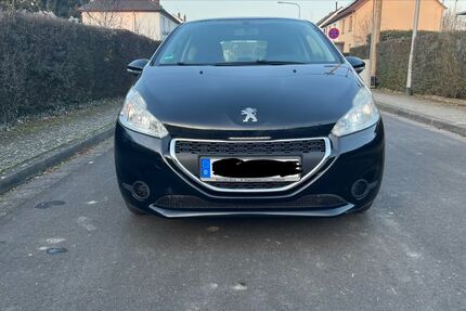 Peugeot 208 132.375 km 5.600 &euro; Wiesbaden 65203