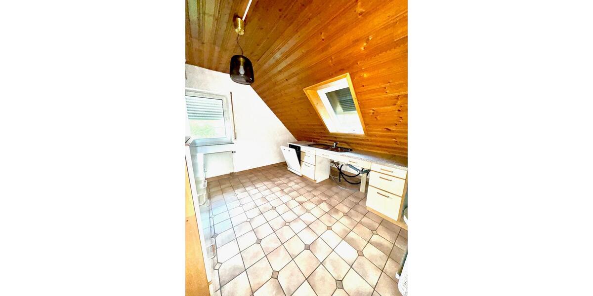 charmante 4 -Zimmer Wohnung mit Doppelgarage und EBK 4 zimmer