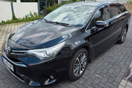 Toyota Avensis 151.130 km 9.000 &euro; Kelsterbach 65451