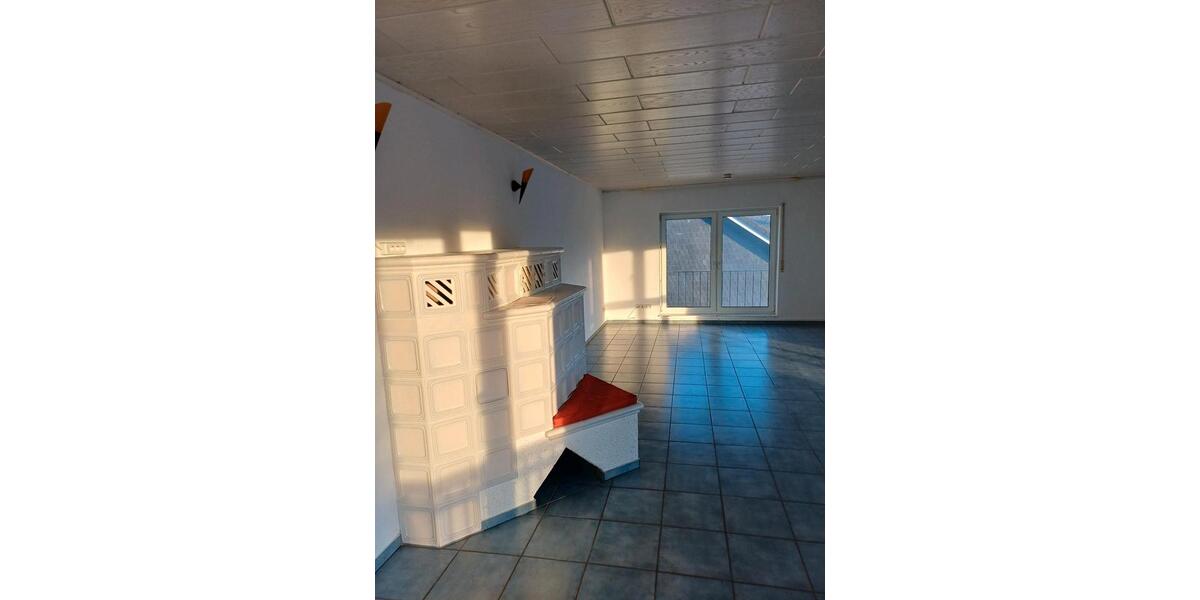 Etagenwohnung Selters (Taunus) - 5 Zimmer, 120 m&sup2;, 1.000&euro; | Angebot:25236497