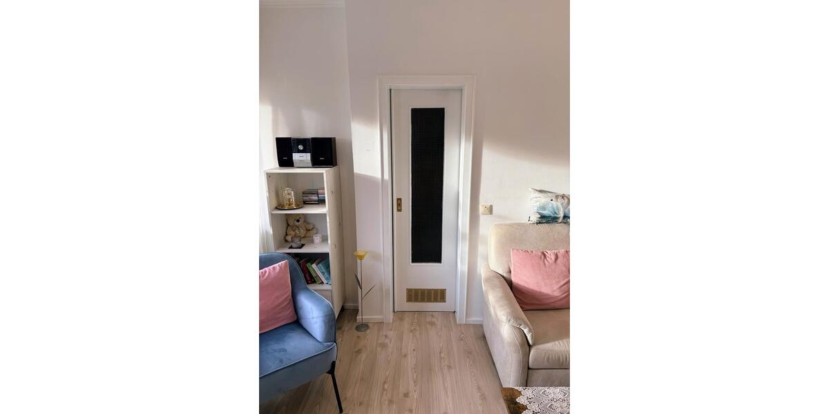 Helle, gut geschnittene 2,5-Zimmer-Wohnung mit EBK und Balkon 2.5 zimmer