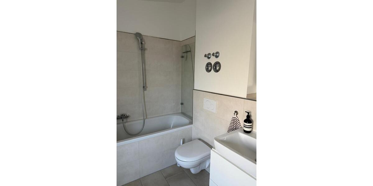 4-Zi-Wohnung direkt am Wald (Zwischenmiete 5-12 Monate) 4 zimmer