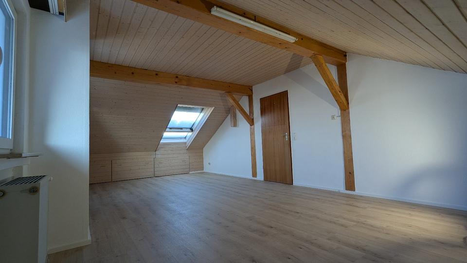 Einfamilienhaus Kelkheim (Taunus) - 8 Zimmer, 211 m&sup2;, 3.000&euro; | Angebot:26136507