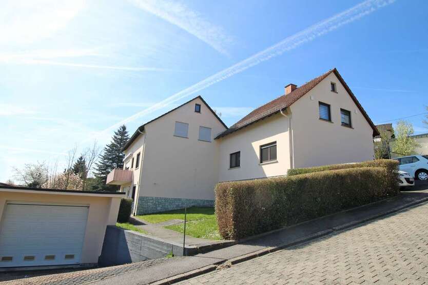Haus zum Kaufen in Hofheim Wildsachsen 719.000 € 300 m² 13.5 zimmer