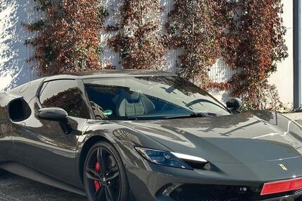 Ferrari 296 GTB 4.900 km 259.000 &euro; Kelsterbach 65451