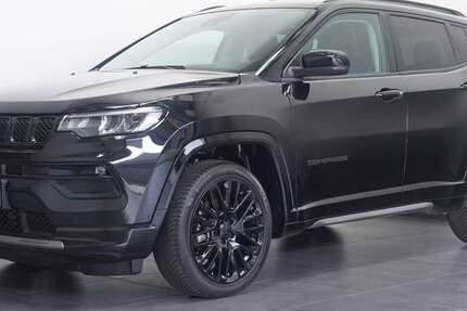 Jeep Compass 15.811 km 24.590 &euro; Wiesbaden 65205