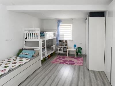 FAMILIENFREUNDLICH, MODERNISIERT IN VERKEHRSGÜNSTIGER LAGE - Doppelhaushälfte Bad Camberg | Angebot:27097987