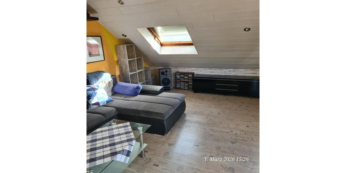 Dachgeschoßwohnung Bad Camberg - 3 Zimmer, 100 m&sup2;, 800&euro; | Angebot:25423873