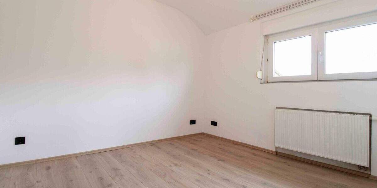 Etagenwohnung Selters OT Eisenbach Eisenbach - 6 Zimmer, 175 m&sup2;, 249.000&euro; | Angebot:25097267