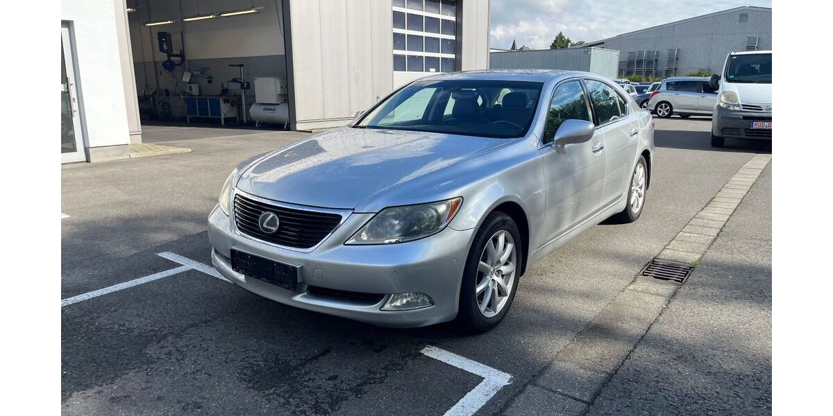 Lexus Andere 321.000 km 7.500 &euro; Geisenheim 65366