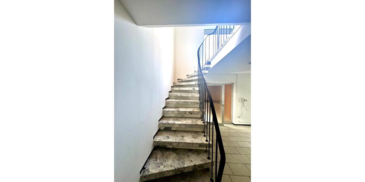 Etagenwohnung Wiesbaden Schierstein - 3 Zimmer, 136 m&sup2;, 1.500&euro; | Angebot:26144921