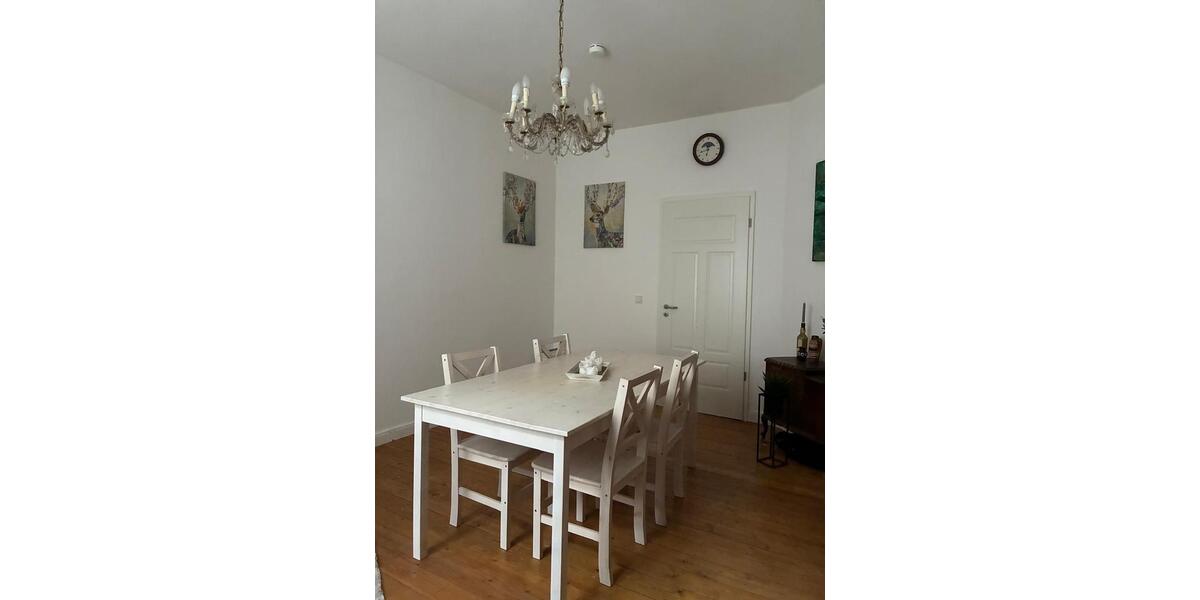 Etagenwohnung Wiesbaden Biebrich - 4 Zimmer, 90 m&sup2;, 1.250&euro; | Angebot:25512371