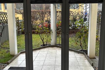 OHNE MAKLER !!! 1 Zimmer-Apartment mit Garten und TG-Stellplatz 1 zimmer