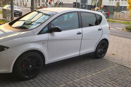 Seat Altea 147.000 km 4.899 € Klein Winterheim 55270
