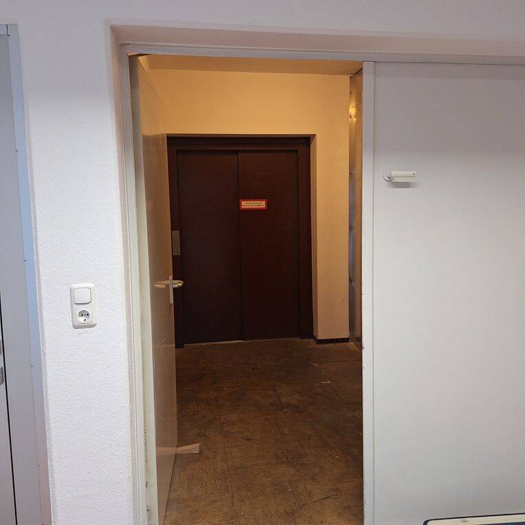 Ffm.-Griesheim: Bürofläche ca. 250 m² - Flughafen und Messe schnell erreichbar