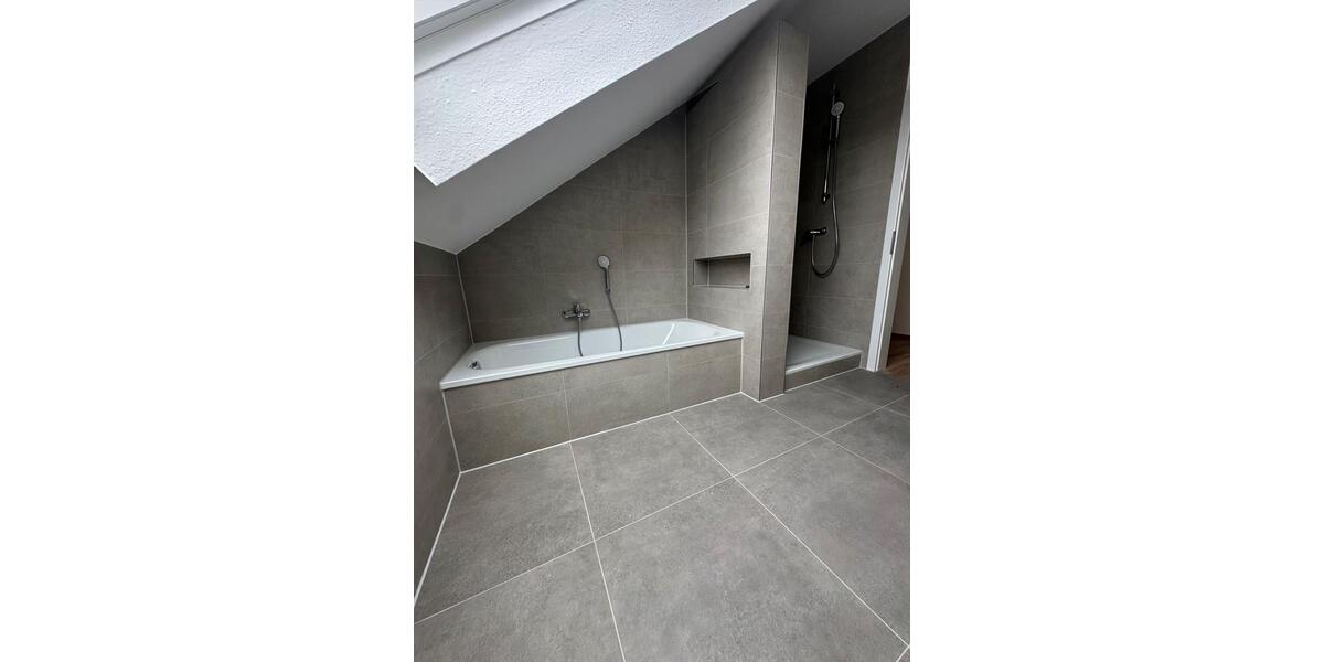 Dachgeschoßwohnung Rüsselsheim am Main - 2 Zimmer, 69 m&sup2;, 1.220&euro; | Angebot:25512349