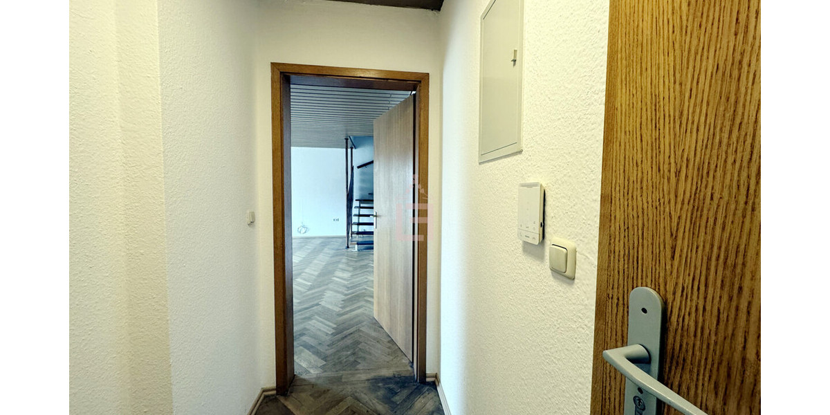 Im Zentrum und doch ruhig! Maisonette-Wohnung mit 3 Zimmern und Balkon - Etagenwohnung Groß-Gerau / Wallerstädten Wallerstädten | Angebot:26180465