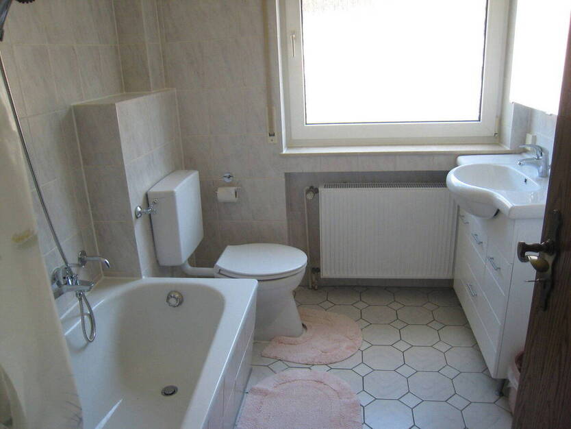 lichtdurchflutete 2-Zimmerwohnung mit Terrasse, Stadtteil Niederursel 2 zimmer