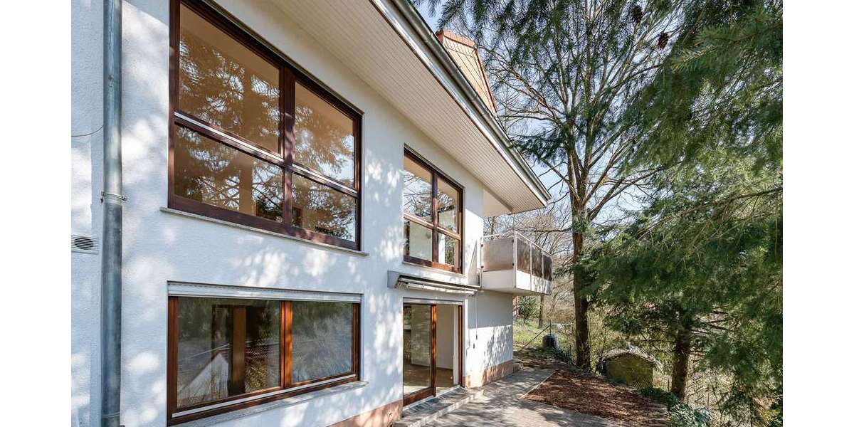 Haus zum Kaufen in Eppstein 780.000 € 240 m² 9 zimmer