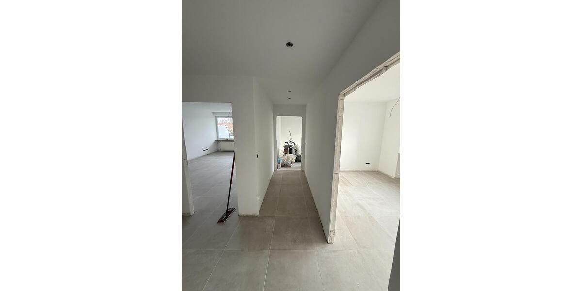 Erstbezug nach Sanierung: 3-Zi.-Wohnung mit Balkon in Steinbach 3 zimmer