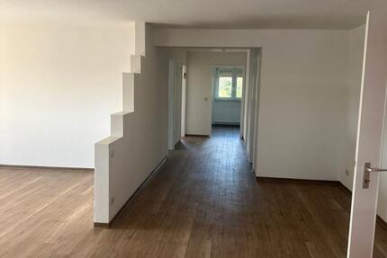 Wohnung Wiesbaden Mainz-Kastel - 3.5 Zimmer, 135 m&sup2;, 1.800&euro; | Angebot:26299434