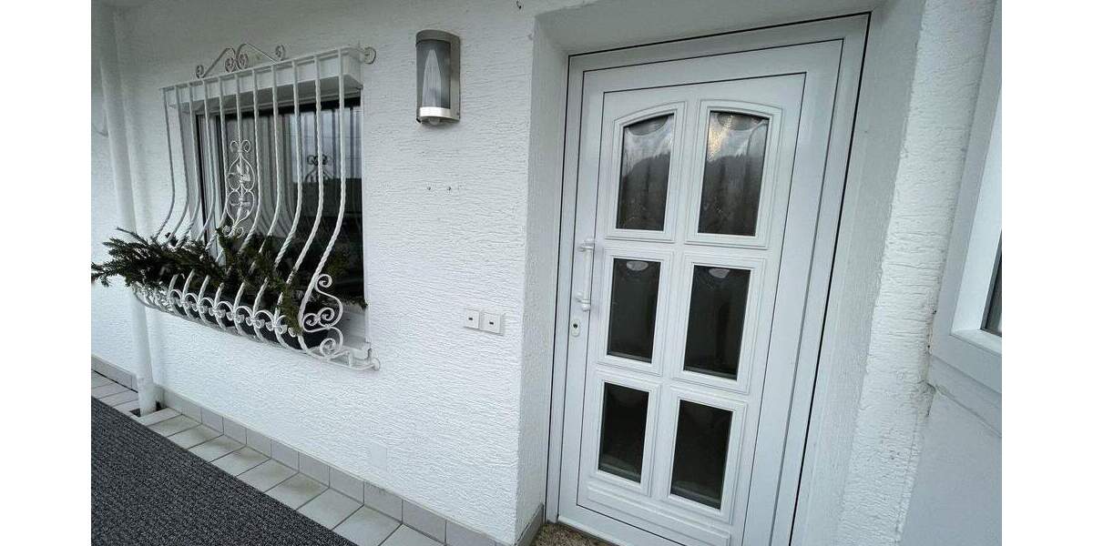 Etagenwohnung Niedernhausen - 4 Zimmer, 90 m&sup2;, 209.000&euro; | Angebot:25823326