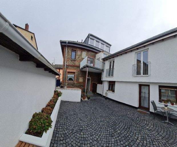 Etagenwohnung Wiesbaden Mainz-Kostheim - 4 Zimmer, 146 m&sup2;, 2.100&euro; | Angebot:25690344