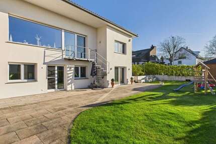 Haus zum Kaufen in Wiesbaden 1.985.000 € 294.97 m² 8 zimmer