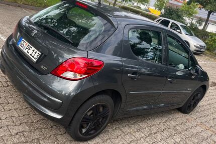 Peugeot 207 80.000 km 5.900 &euro; Rüsselsheim 65428