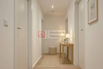 Top!! Sanierte 4-Zimmer-Wohnung mit separatem Dachstudio & Balkon