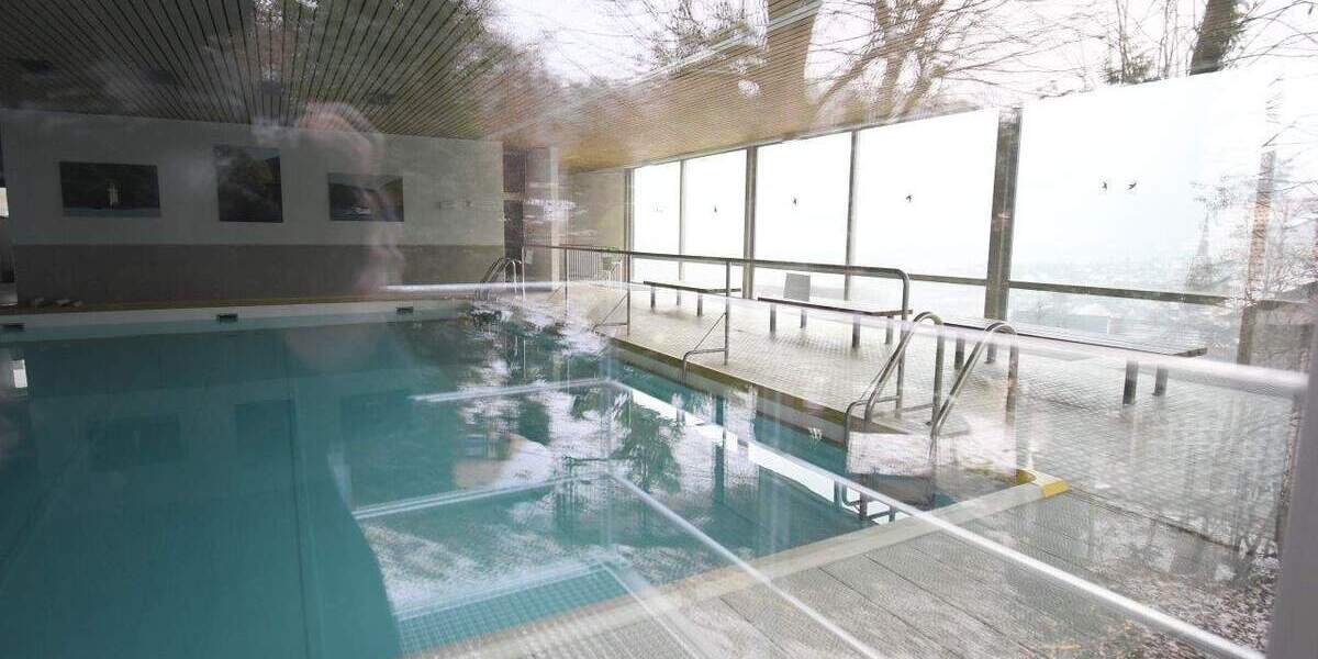 Hier haben Sie alles- Komfort, Ruhe, Schwimmbad & Sauna, Blick ins Grüne und doch zentral! 2 zimmer