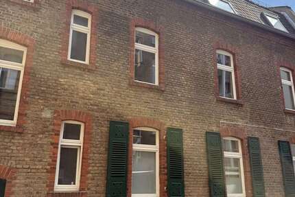 Haus zum Mieten in Wiesbaden 818 € 59 m² 2 zimmer