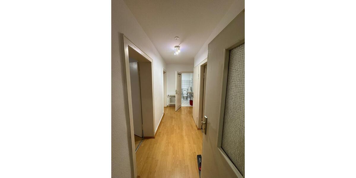 3-Zimmer-Wohnung im 4. OG im Wiesbadener-Westend WG geeignet 3 zimmer