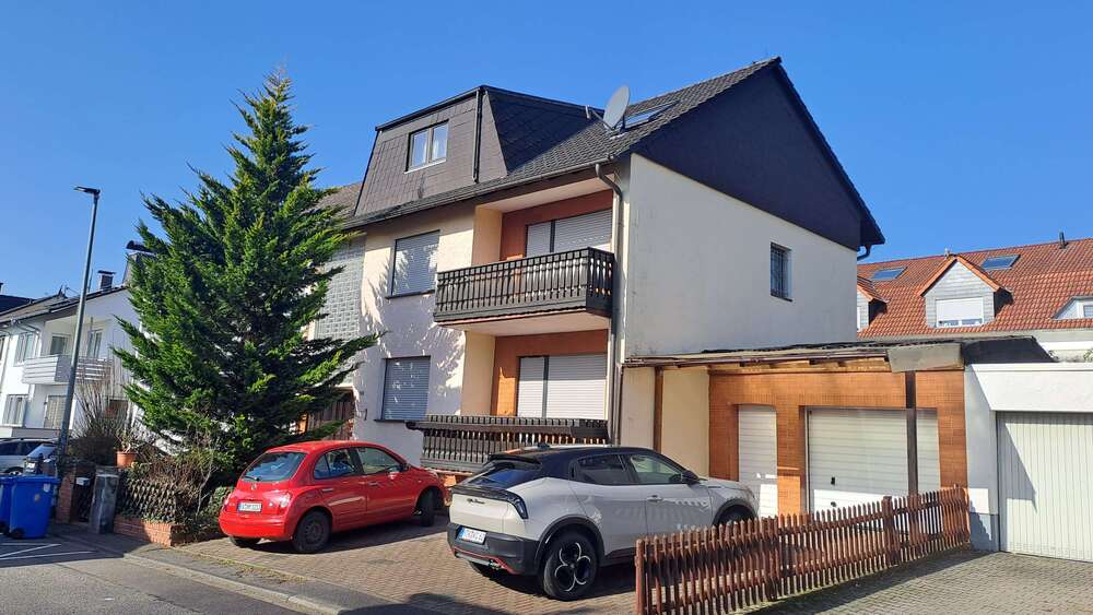 Einfamilienhaus Hofheim - 7 Zimmer, 180 m&sup2;, 580.000&euro; | Angebot:26219580