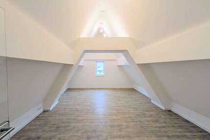 Haus Wiesbaden Biebrich - 4 Zimmer, 110 m&sup2;, 1.848&euro; | Angebot:26198974