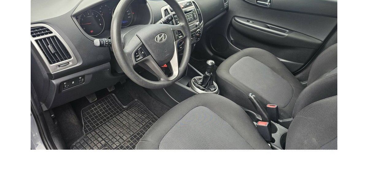 Hyundai i20 Trend + Klima+ Inspektion + TÜV + NEU + 146.531 km 5.945 &euro; Schwalbach/Taunus 65824