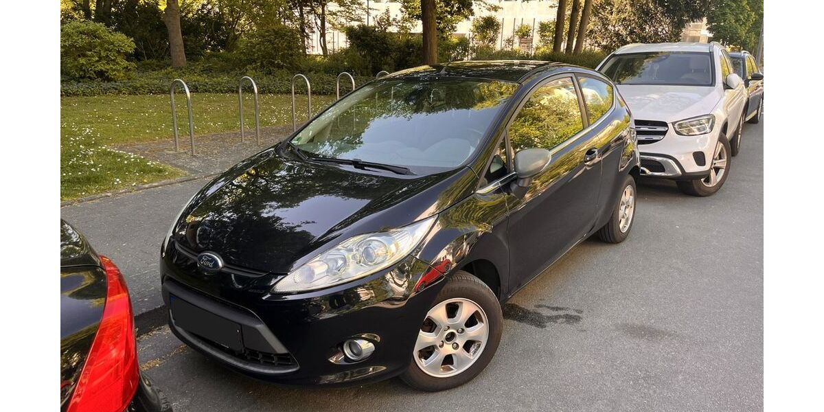 Ford Fiesta 155.000 km 3.200 &euro; Wiesbaden 65185
